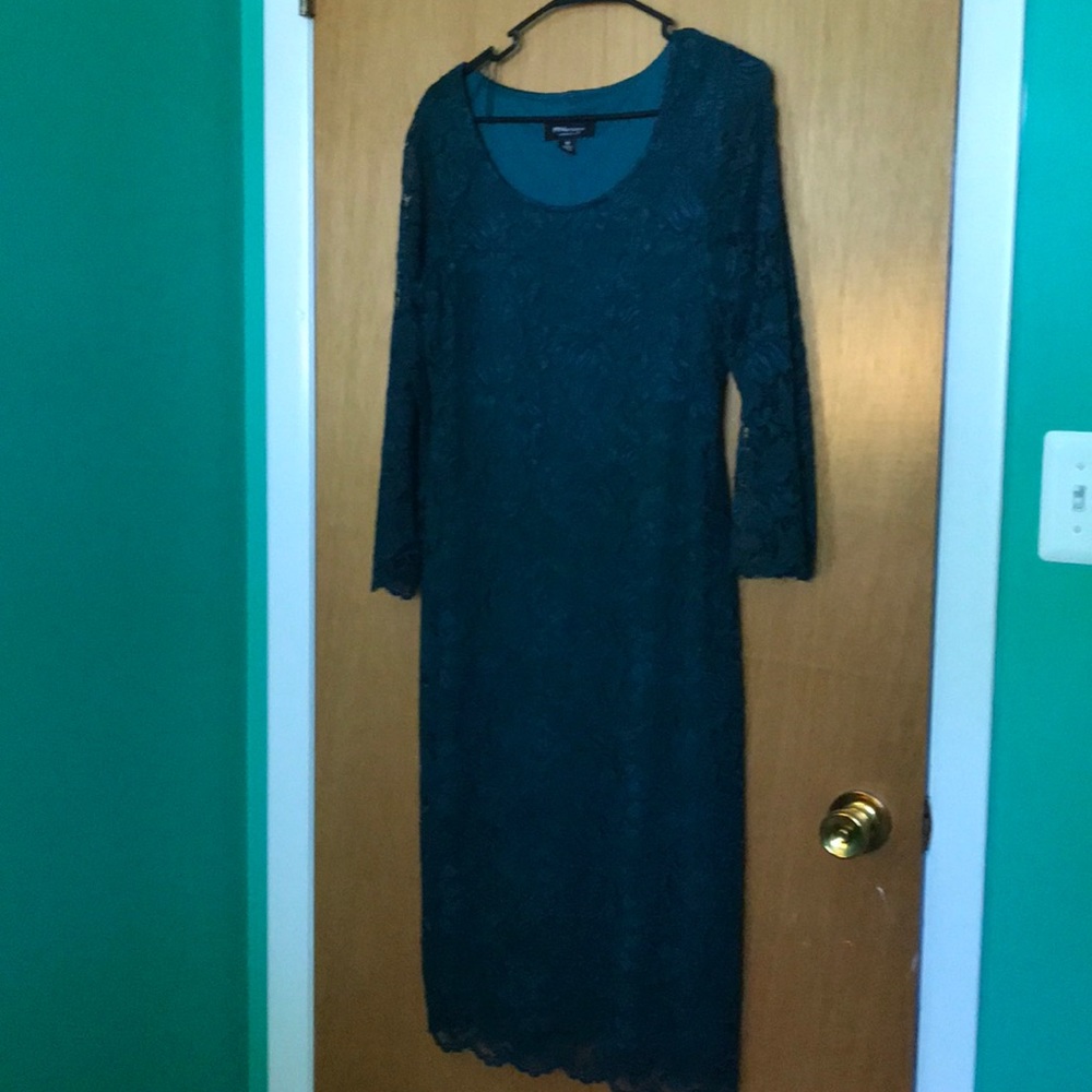 Hunter Green Lace 3/4 Sleeve Sheath Dress